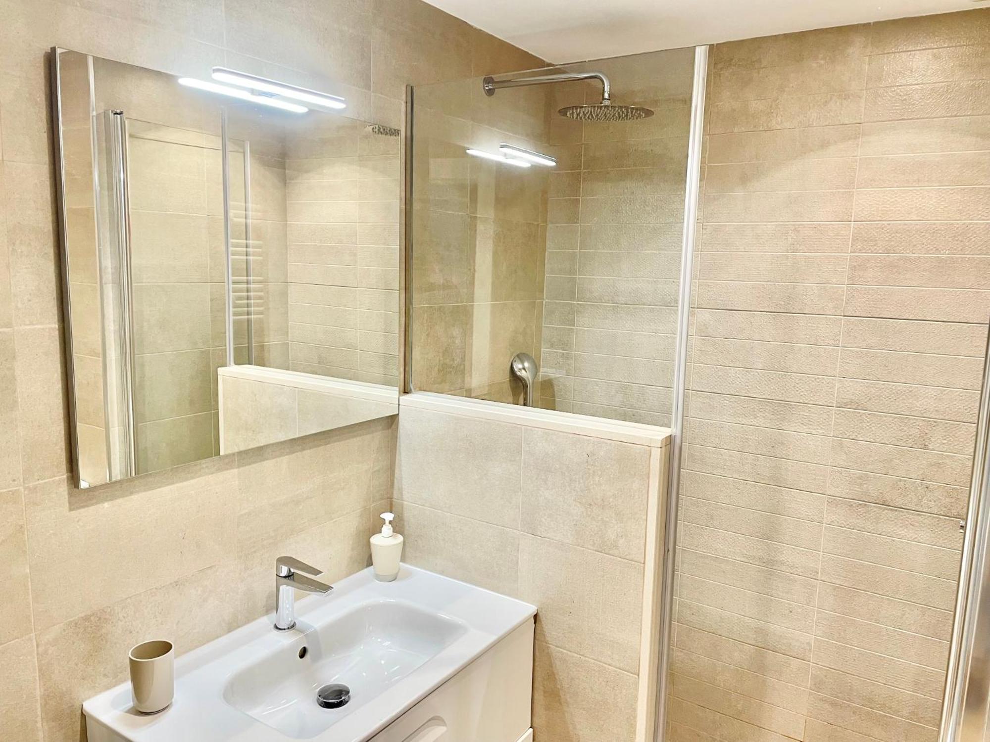 Apartamento San Lorenzo Playa. Vistas Al Mar. Gijón Esterno foto