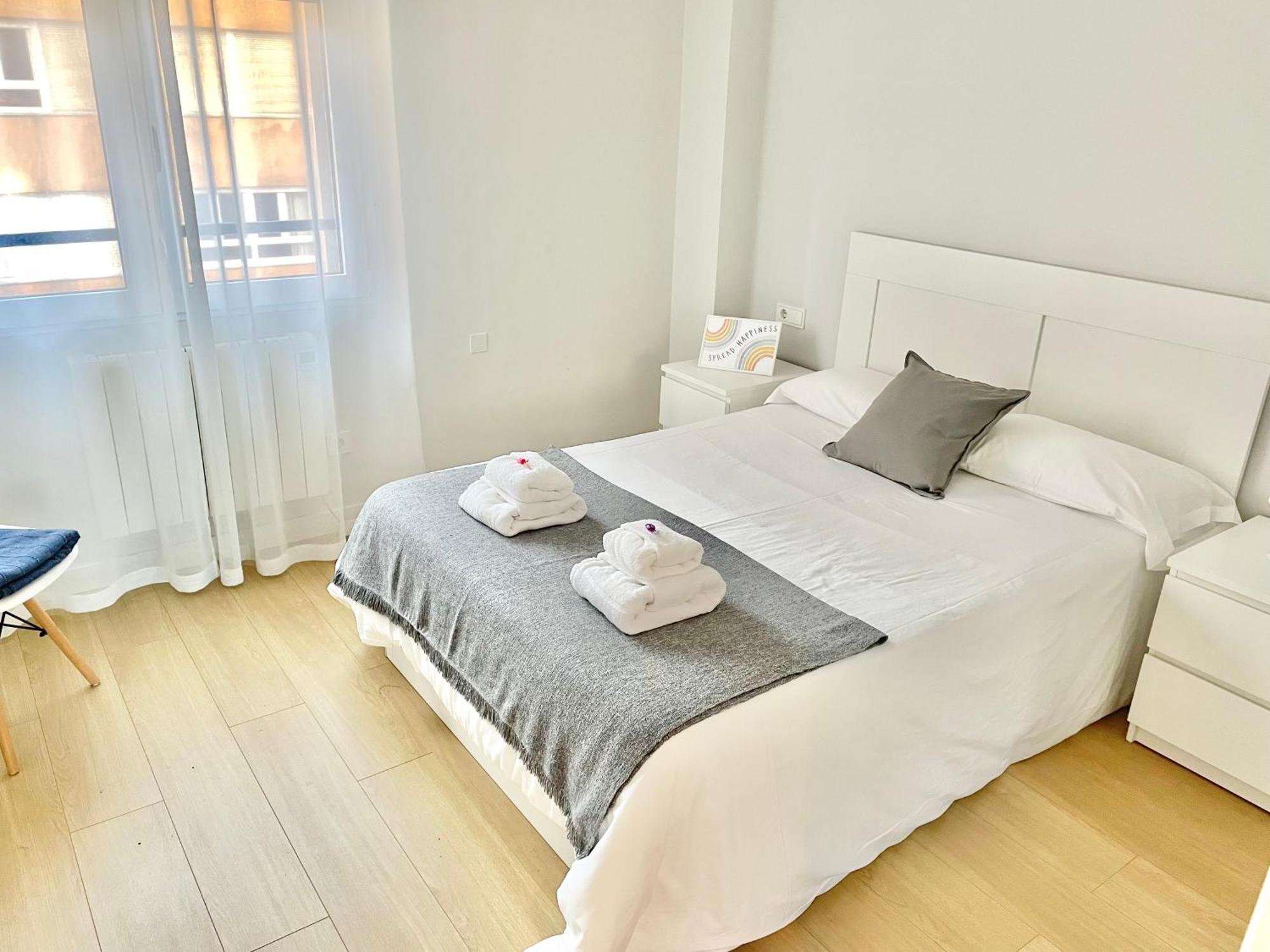 Apartamento San Lorenzo Playa. Vistas Al Mar. Gijón Esterno foto