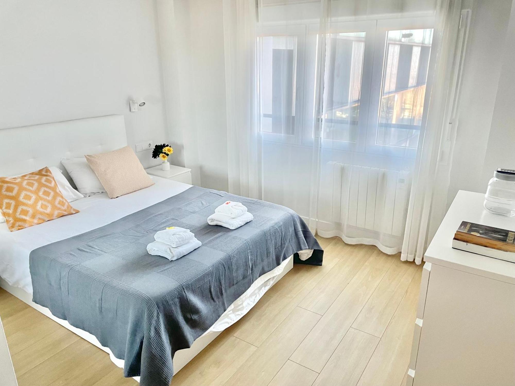 Apartamento San Lorenzo Playa. Vistas Al Mar. Gijón Esterno foto